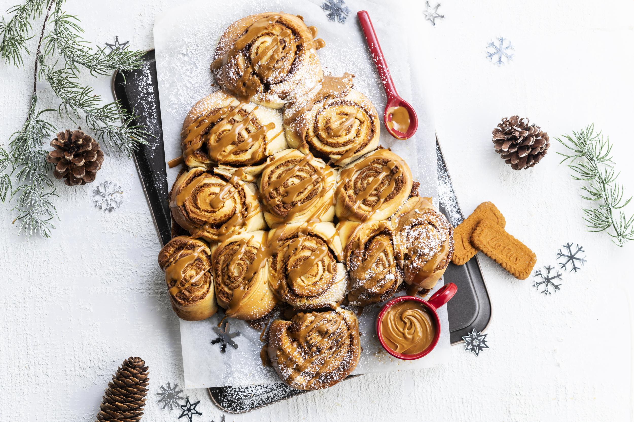 Cinnamon Rolls With Biscoff Lotus Biscoff